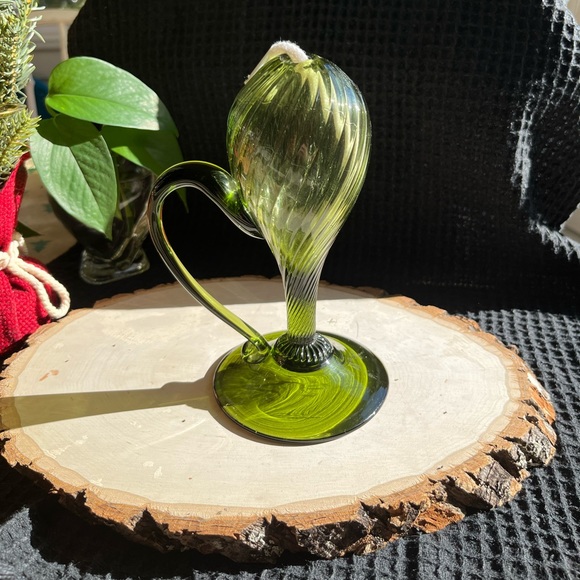 Vintage antique green oil lamp - Picture 5 of 7